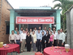 Lễ trao nhà tình nghĩa